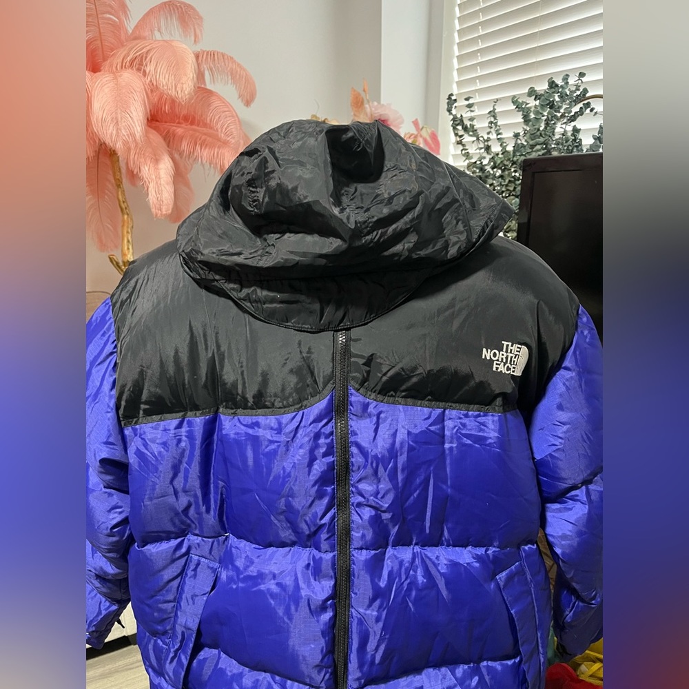 North Face Packable Jacket - Picture 2 of 8